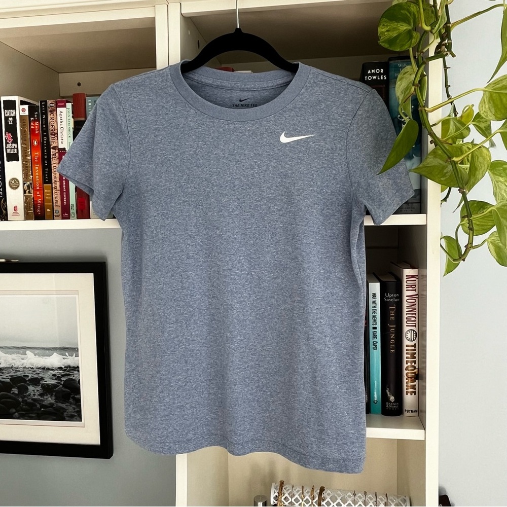 NWOT Nike Dri Fit Shirt ❤️